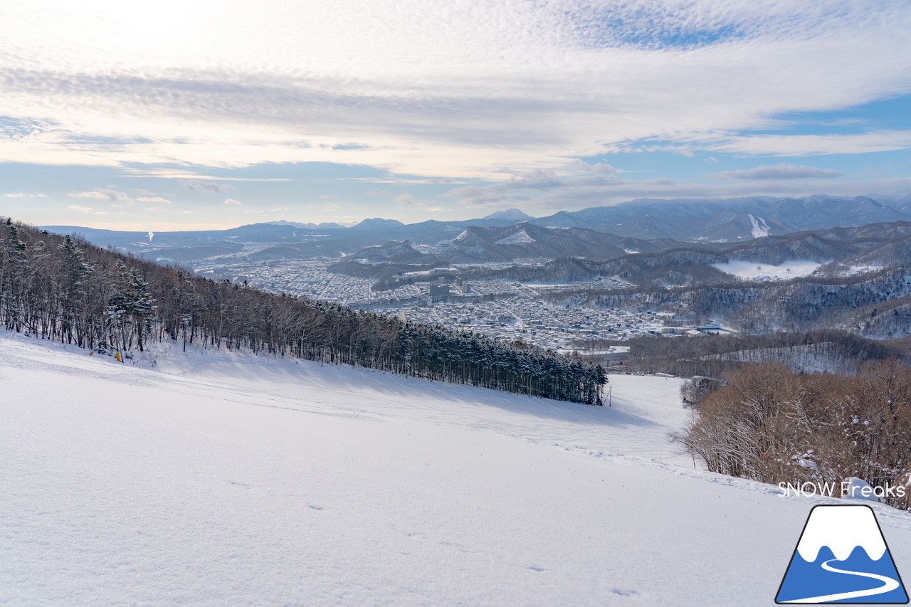 札幌藻岩山スキー場｜ふわっふわの粉雪シーズン到来！思いっきり多彩なコースを楽しみましょう！